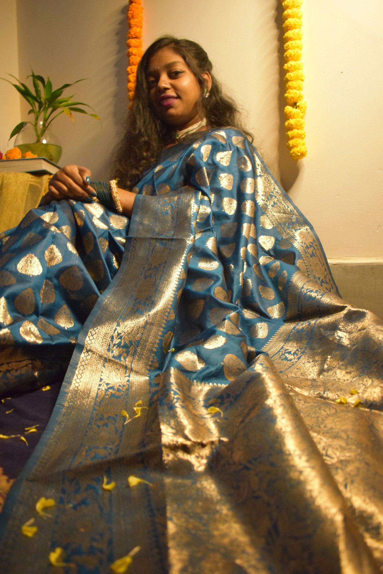 Neel Mohini Banarasi Treasure - Image 4